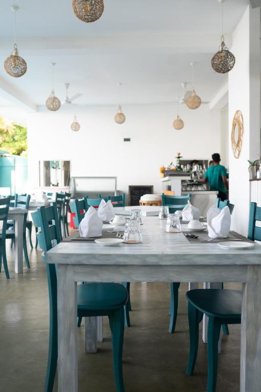 Restaurace v ubytování Smeralda Beach Hotel Dikwella