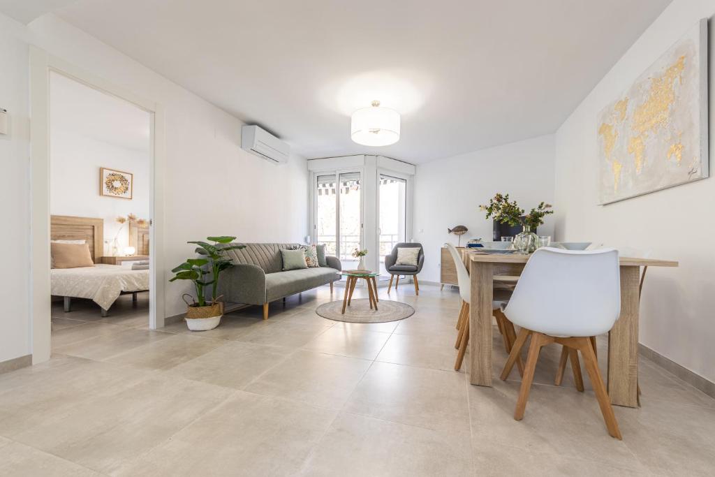 A seating area at BOOOOM Apartment Salou Beach