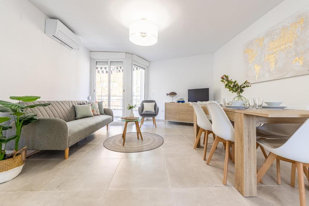 A seating area at BOOOOM Apartment Salou Beach