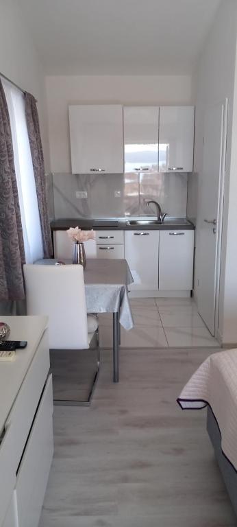 Beautyful sea view 6 luxury studio Danijela - 17