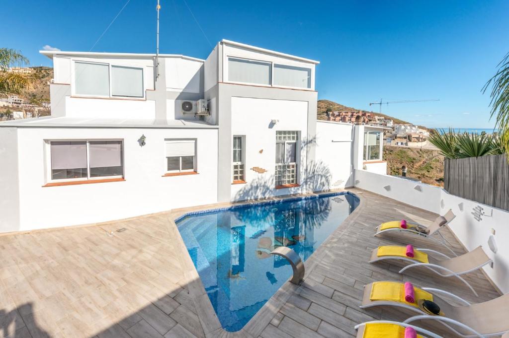 Bazén v ubytovaní Villa Marrakech by Villa Plus alebo v jeho blízkosti