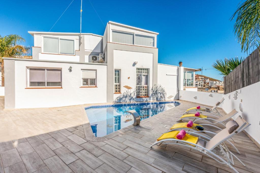 Bazén v ubytovaní Villa Marrakech by Villa Plus alebo v jeho blízkosti