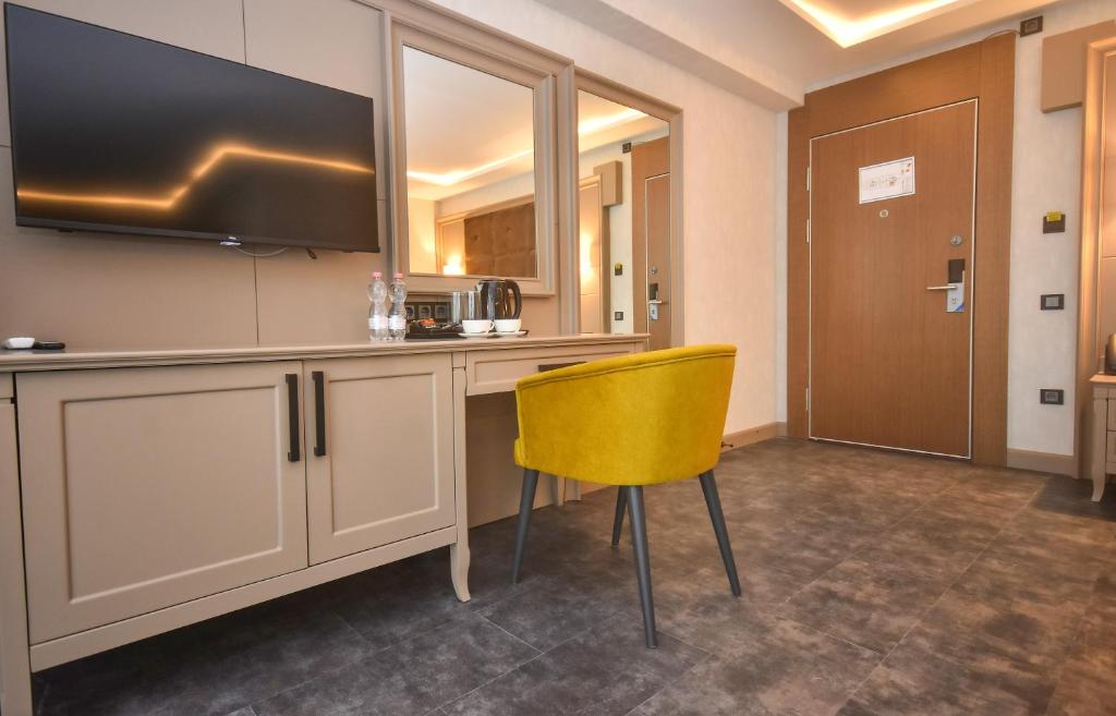 Kuchyň nebo kuchyňský kout v ubytování Batumi View Luxury