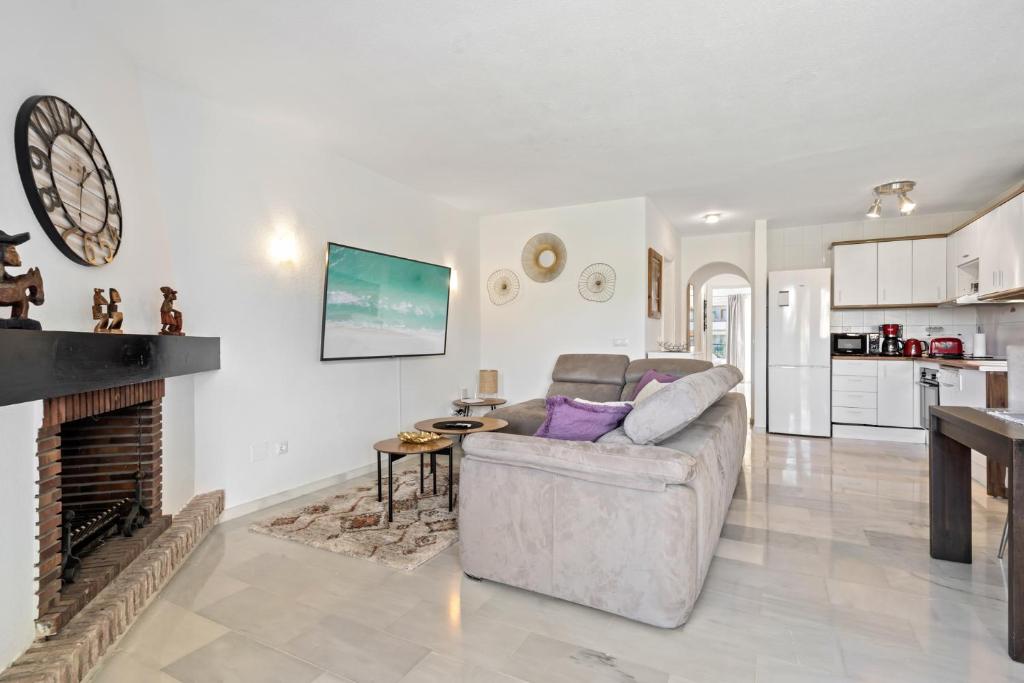 Kuchyň nebo kuchyňský kout v ubytování Golfers paradise apartment Mijas Golf by Costarentals - Ref 198