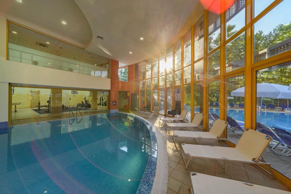 Atlas Hotel - Free Outdoor Pool and Heated Indoor Pool, Auksinės Smiltys –  atnaujintos 2023 m. kainos