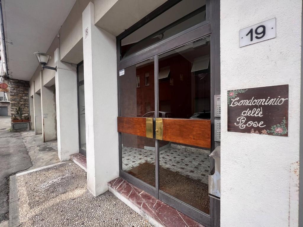 Zdjęcie z galerii obiektu VAL DI SOLE 19-III piano- VISTA MARE- VISTA COLLINA-WIFI 100MG-ARIA CONDIZIONATA IN TUTTE LE STANZE -L'APPARTAMENTO E' STATO COMPLETAMENTE RINNOVATO NEL 2023 w Rapallo