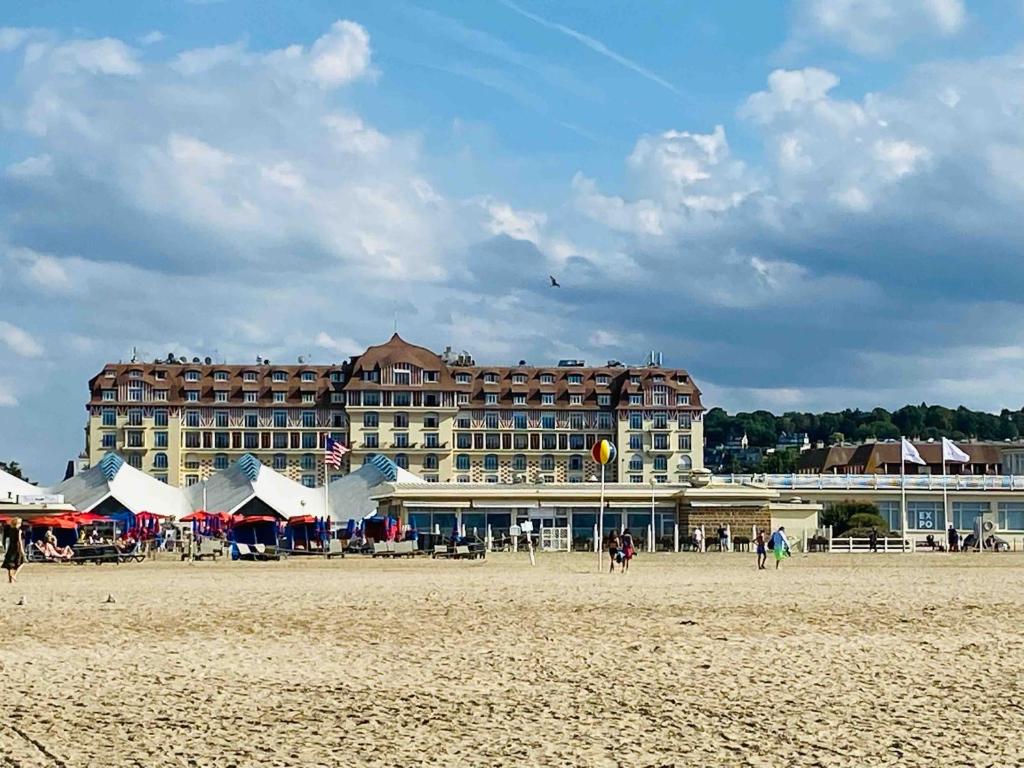 Fotografia z galérie ubytovania ESCAPADE MARINE Mini Duplex avec magnifique vue sur mer v destinácii Deauville