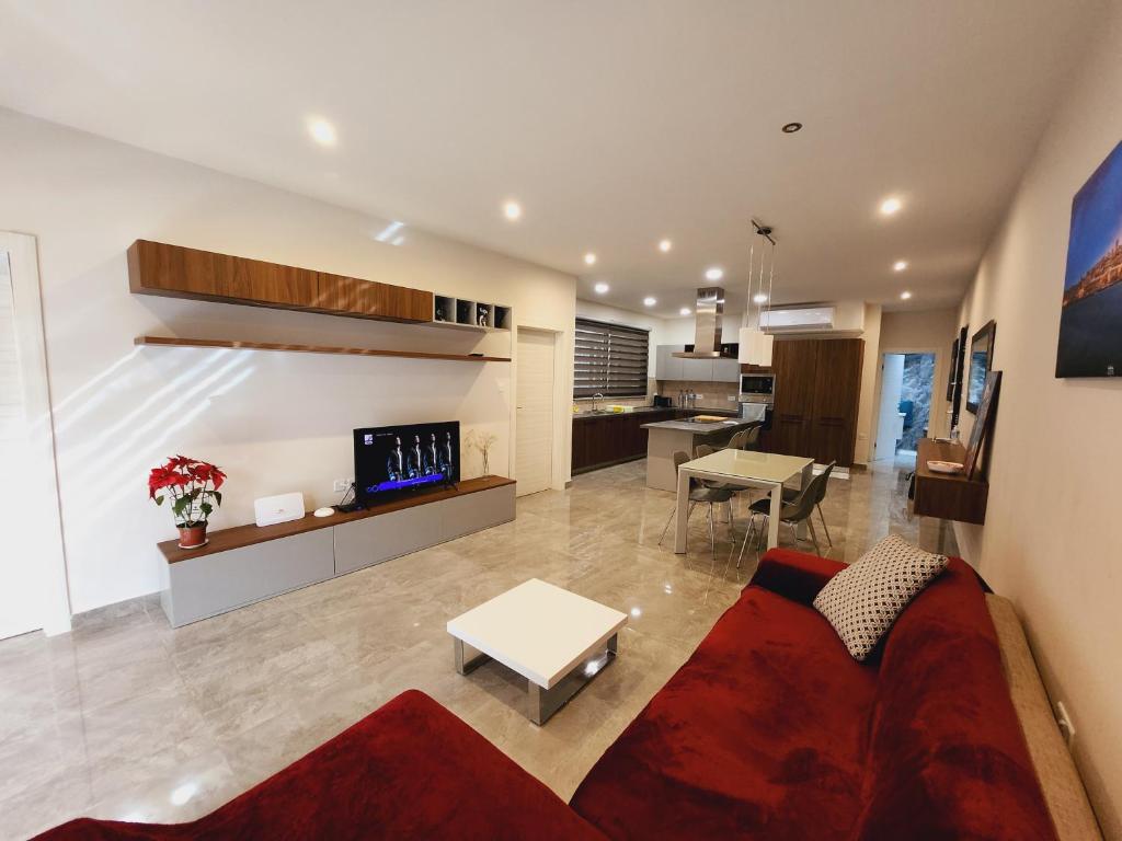 Kuchyň nebo kuchyňský kout v ubytování Ocean Blue Apt4 luxurious, modern Apt at Zonqor Pt
