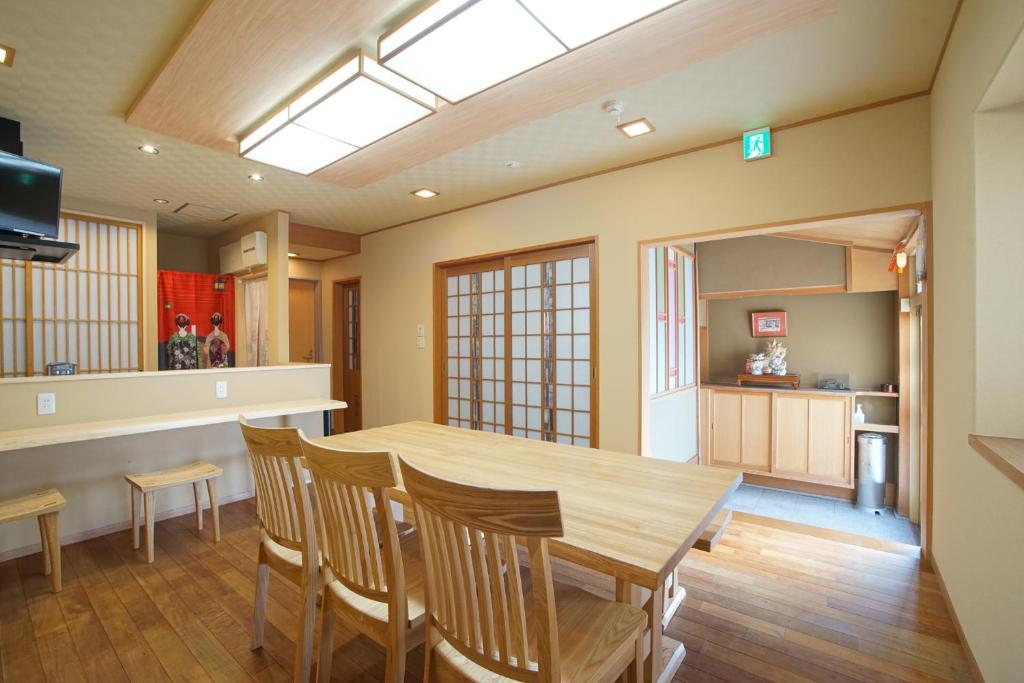 Sakura Riverview Gion - Three-Bedroom Villa