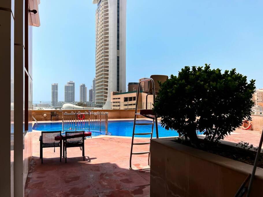Bazén v ubytování StoneTree - Elite Residence 1 BR - Near Dubai Tram nebo v jeho okolí