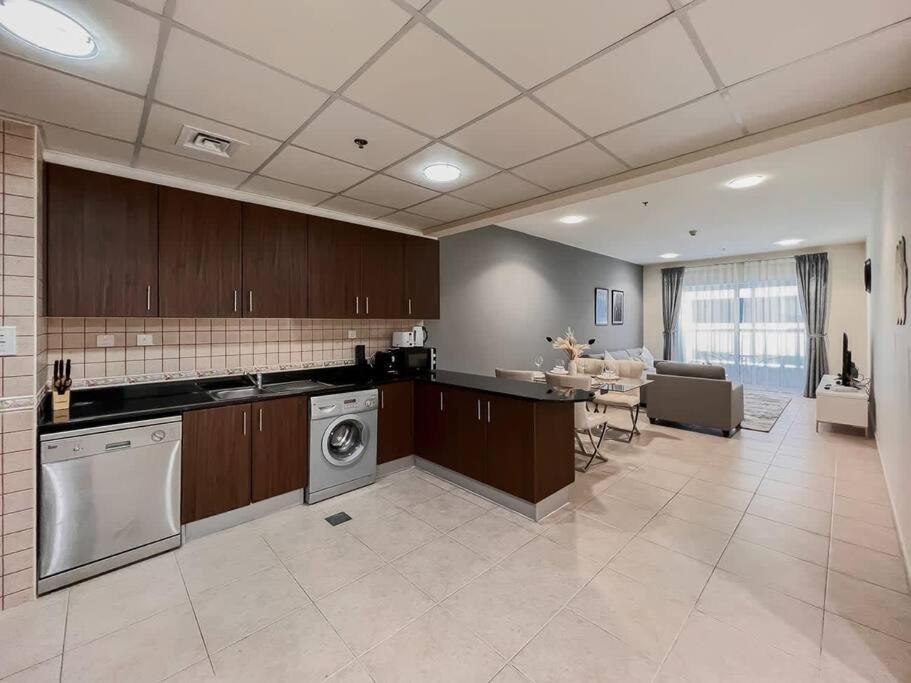 Kuchyň nebo kuchyňský kout v ubytování StoneTree - Elite Residence 1 BR - Near Dubai Tram