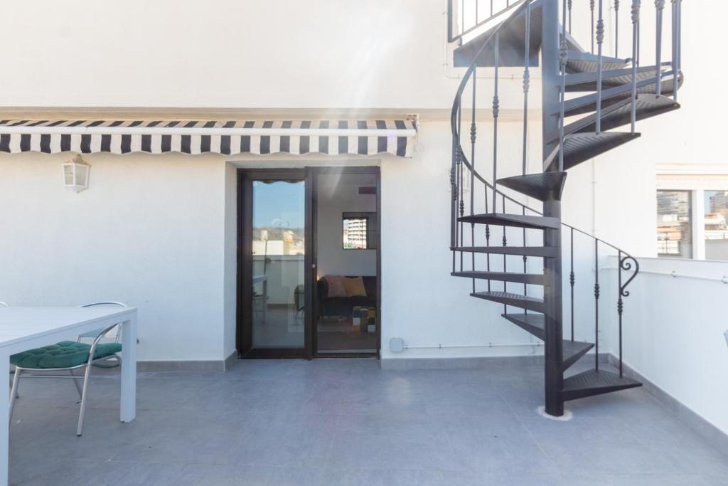 Fotografia z galérie ubytovania Old City Penthouse with fantastic views & parking v destinácii Benidorm