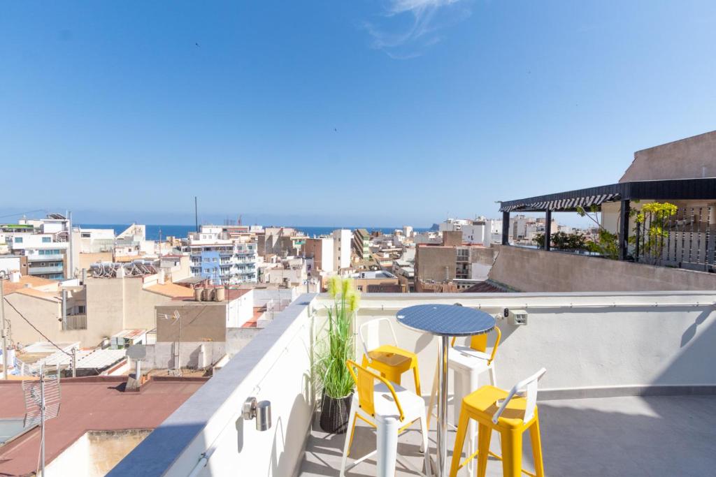 Old City Penthouse with fantastic views & parking, Benidorm ...