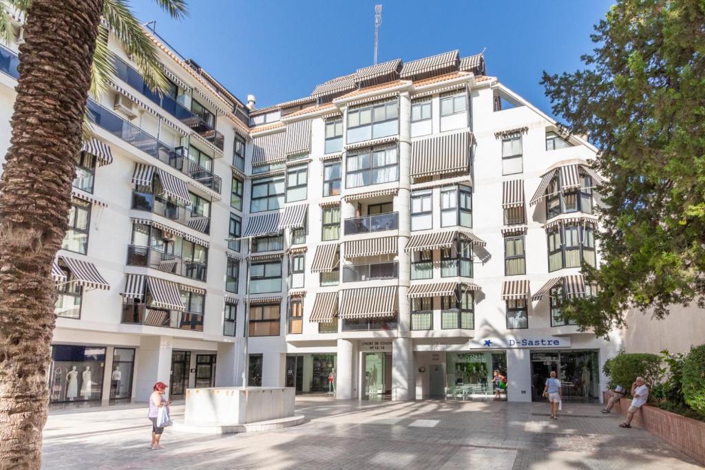 Old City Penthouse with fantastic views & parking, Benidorm ...