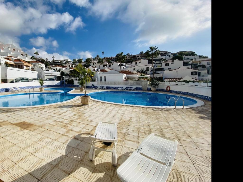 Bazén v ubytování Sol y Luna Holiday Home nebo v jeho okolí