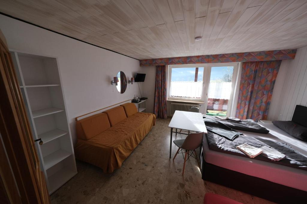 B und B Titisee Hotel Sonnenmatte nahe Badeparadies - Classic Triple Room