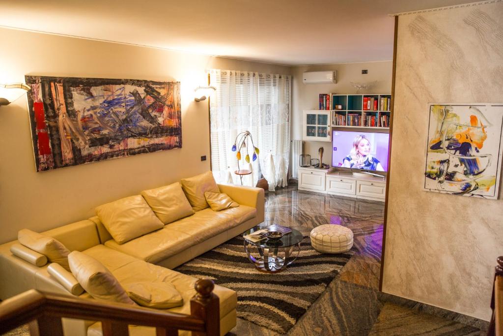 A television and/or entertainment centre at Villa Ivana
