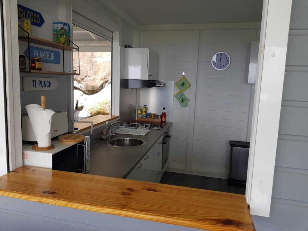 Una cocina o cocineta en Ti Kaz Karaib