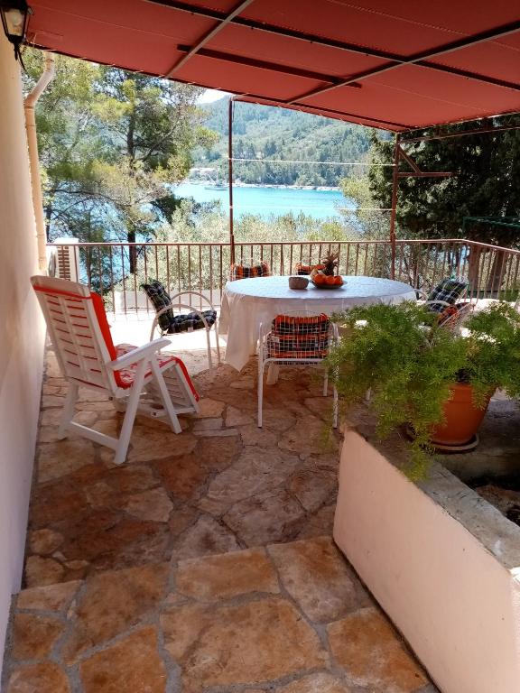 Balkón nebo terasa v ubytování Seafront Apartment Dana