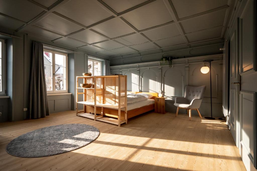 Letto o letti in una camera di JACOB 1808. fine historic town apartments
