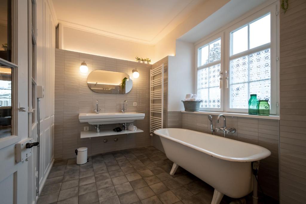 Bagno di JACOB 1808. fine historic town apartments