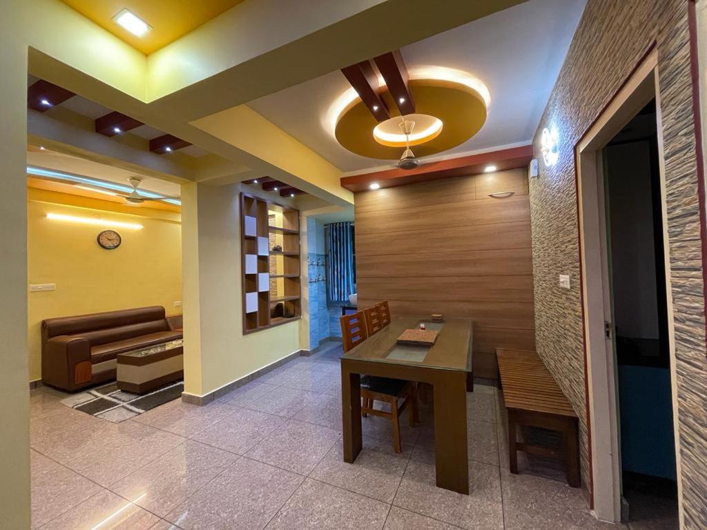 Fully furnished 3 BHK Apartment near Amrita Aster Cimar Hospitals