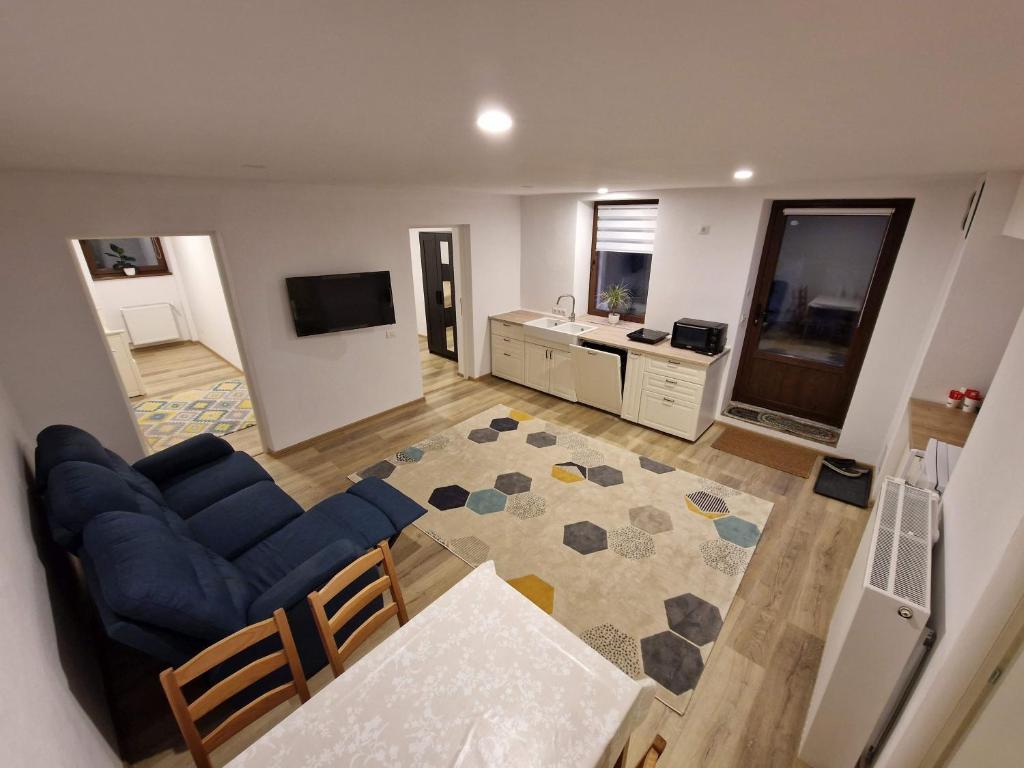 TV a/nebo společenská místnost v ubytování GIRO Guest House