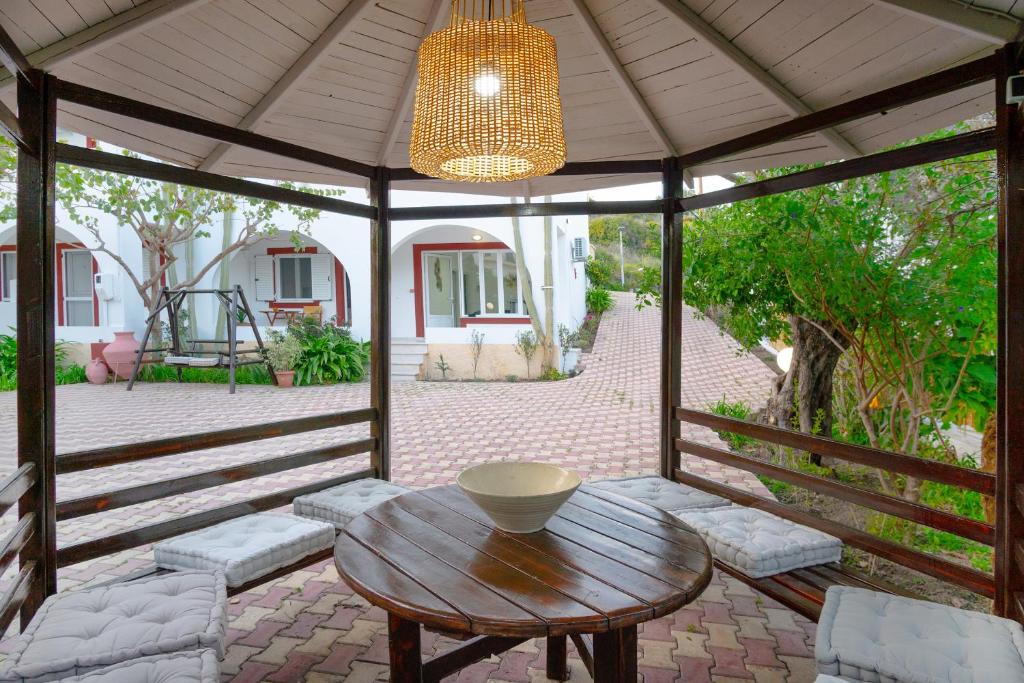 Balkón nebo terasa v ubytování Emerald Hotel Leros