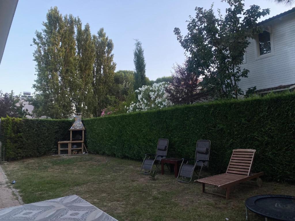 House with a garden view in Durres - Image 9
