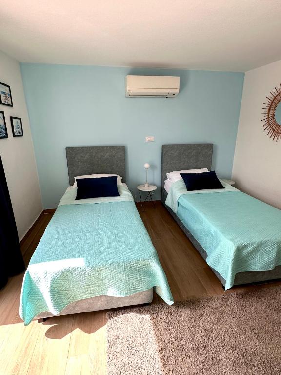 Madonna Guesthouse II - 14