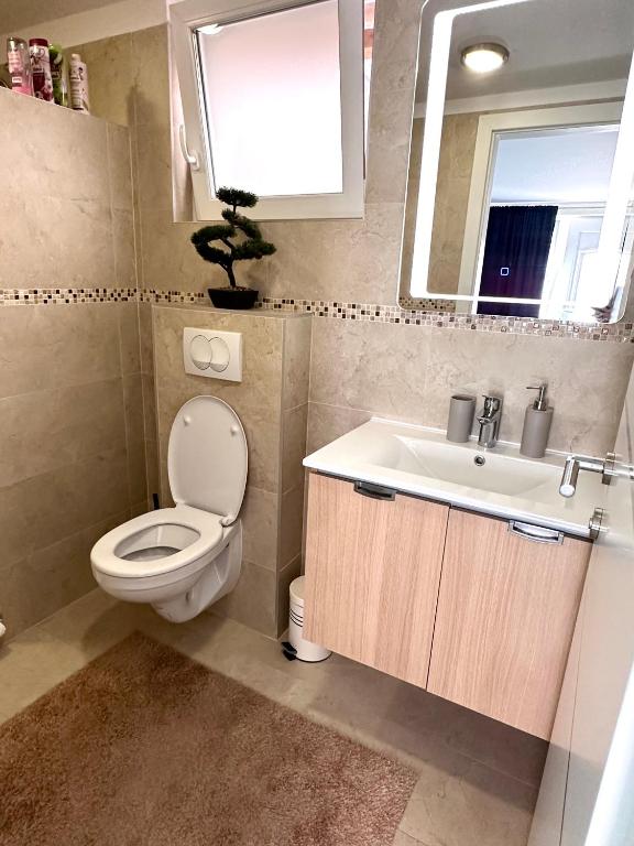 Madonna Guesthouse II - 18