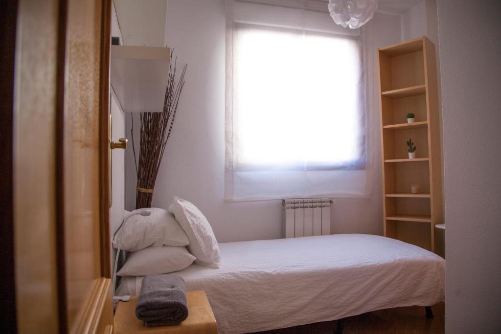 Postel nebo postele na pokoji v ubytování Flat with parking in the center of Las Rozas