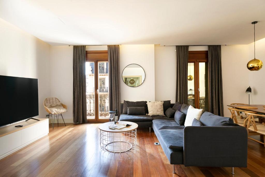 AB Roger de Lluria, Barcelona (updated prices 2024)