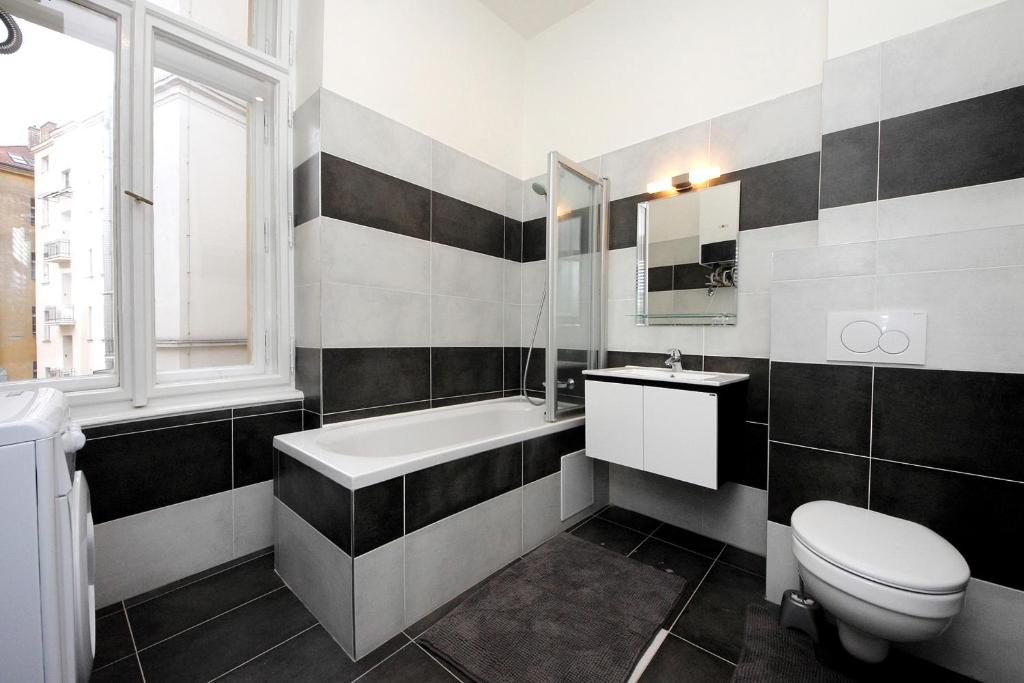 Historic Centre Apartments V - Two-Bedroom Apartment
