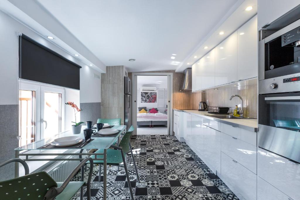 Wawel Cracow Old City Apartments - Friendhouse Apartments - Superior Three-Bedroom Apartment