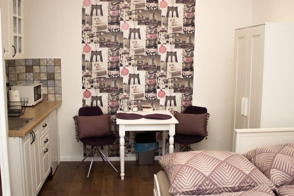 A seating area at Broadway Apartments B1