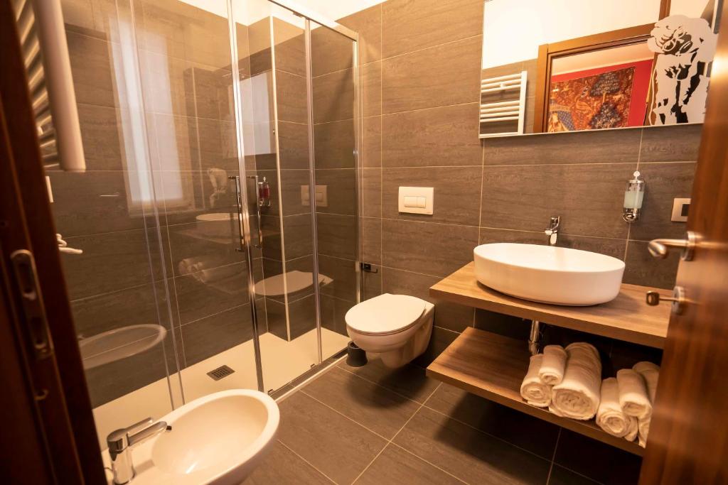 Koupelna v ubytování Binario Magic RistoHotel