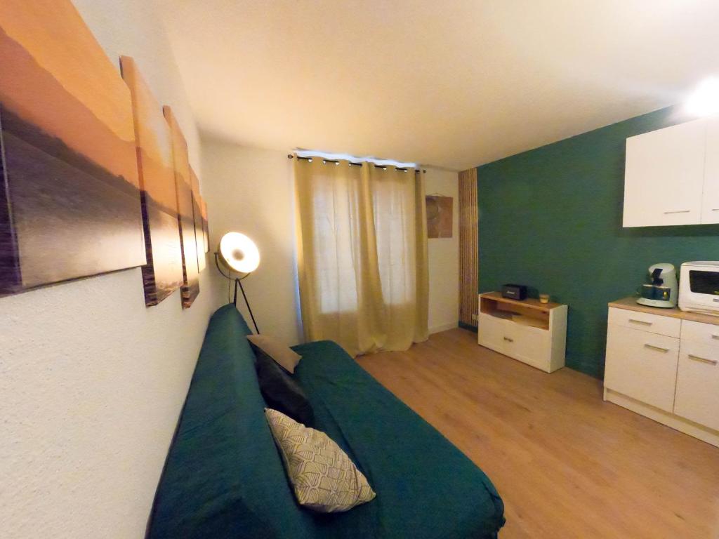 Kuchyňa alebo kuchynka v ubytovaní Splendide appartement GOLDEN HOUSE vue LAC et montagne