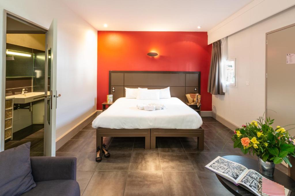 Hôtel Grand Confort Le Moulin Rouge - Vierpersoonskamer