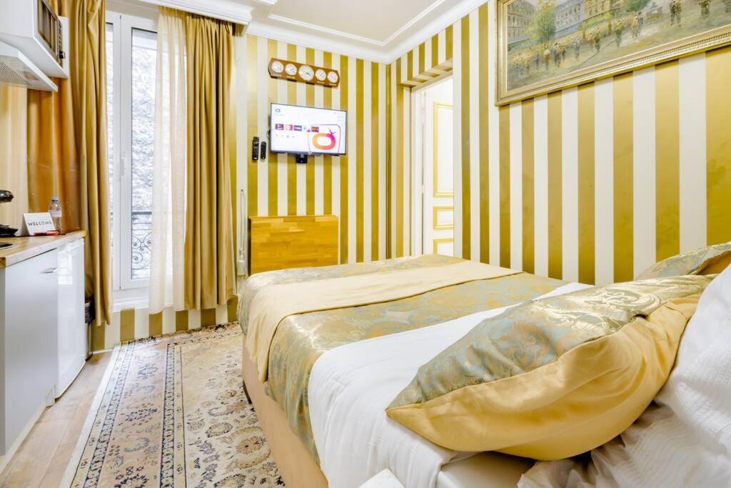 Premium studio 2 minutes walk from Champs-Elysees
