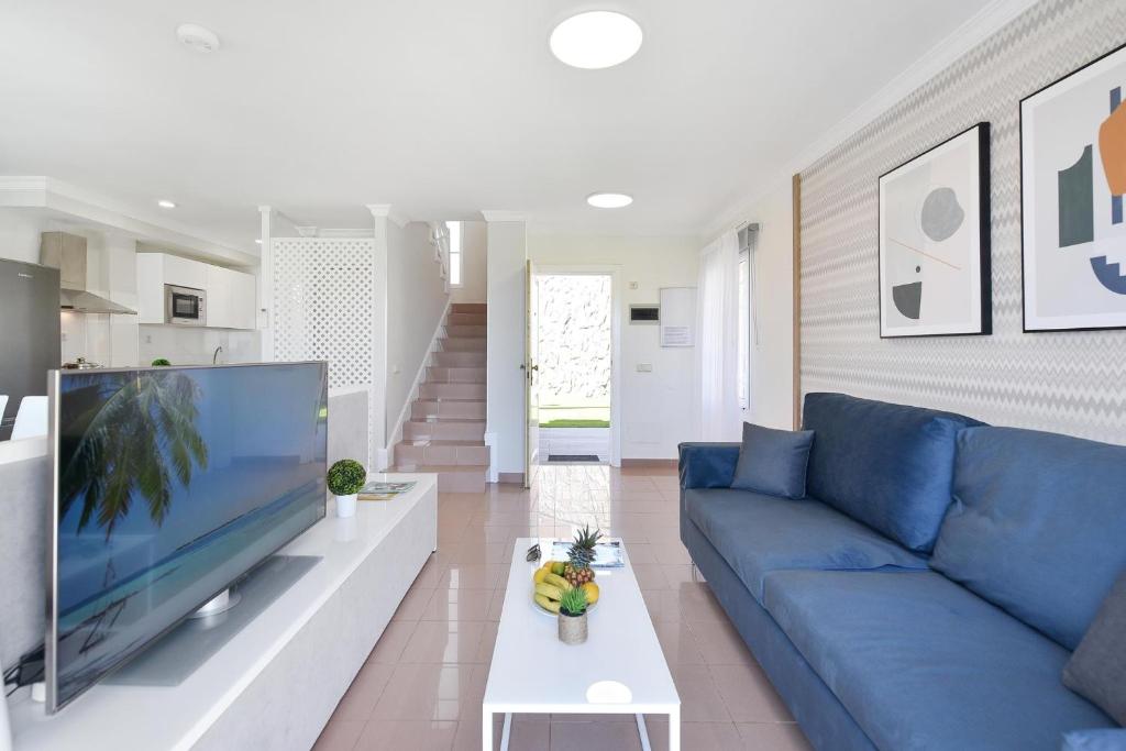 TV a/nebo společenská místnost v ubytování Chalet Santa Ana 25 by VillaGranCanaria