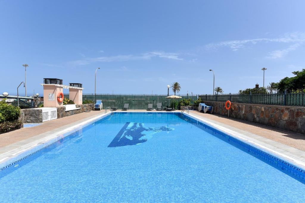 Bazén v ubytování Chalet Santa Ana 25 by VillaGranCanaria nebo v jeho okolí