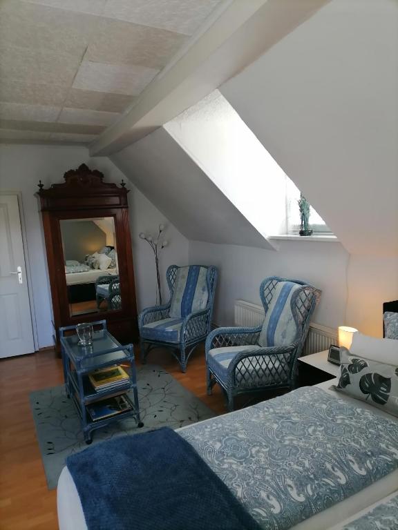 Gutshaus Dämelow tussen Schwerin en Wismar - Double Room With Private Bathroom