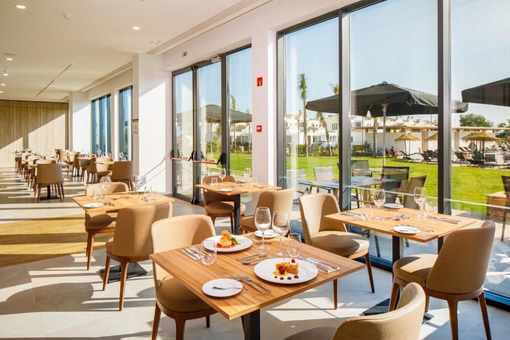 Eten bij of ergens in de buurt van het hotel

