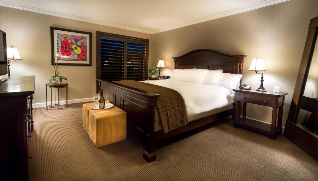 Cupertino Hotel - 