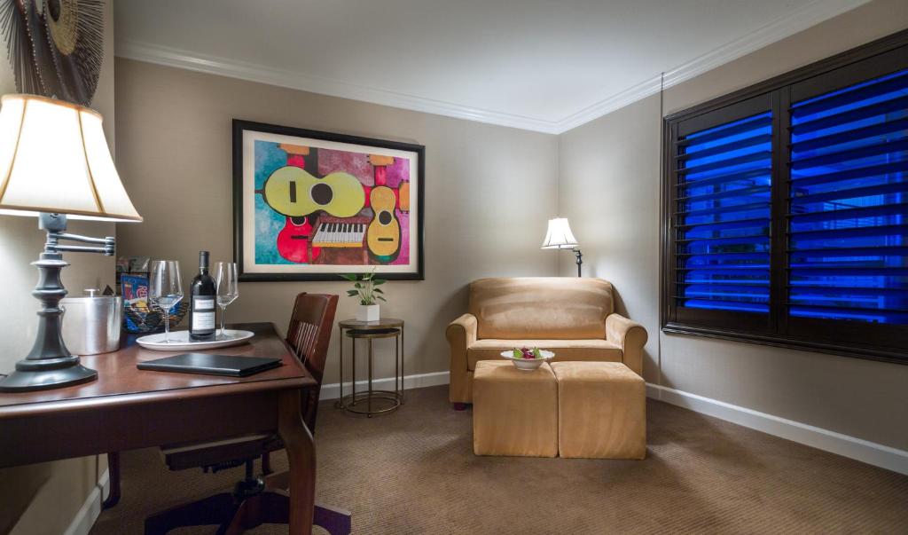 Cupertino Hotel - Suite Deluxe