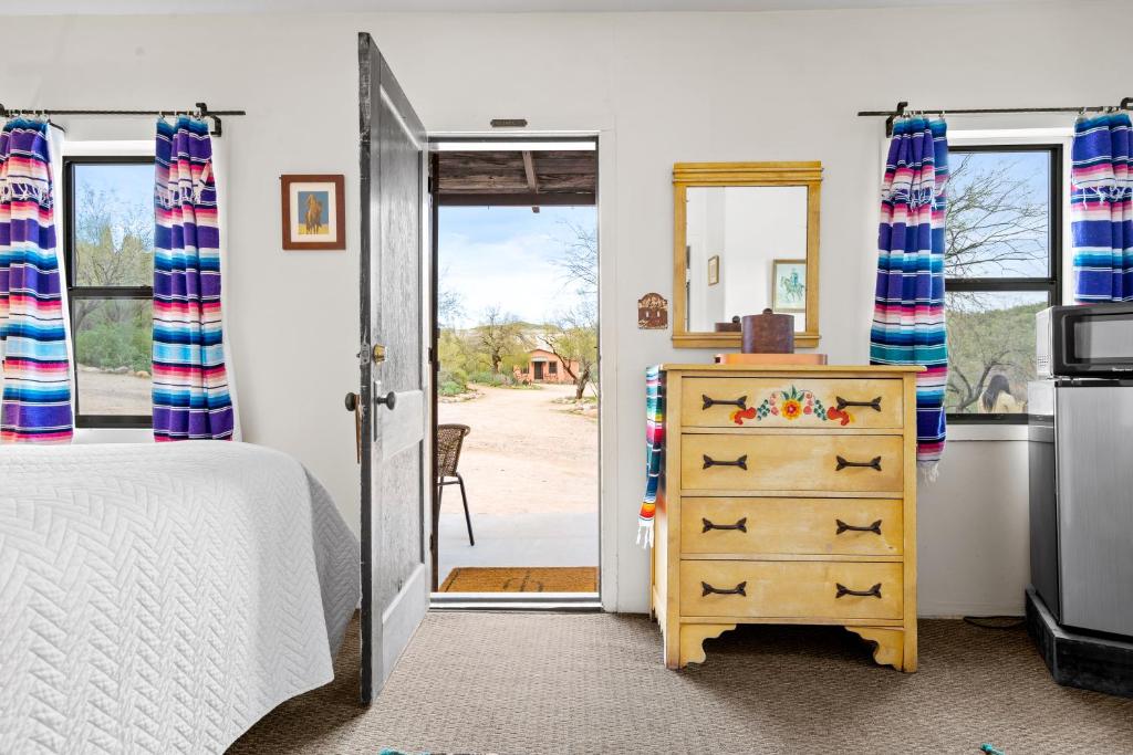 Köök või kööginurk majutusasutuses Saguaro Lake Ranch