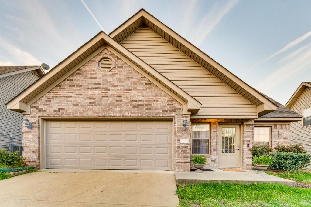 a house with a garage at Bryant Vacation Rental about 16 Mi to Little Rock in Bryant