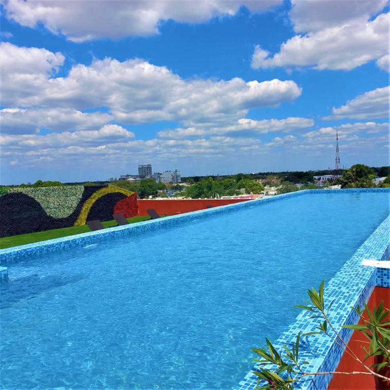 Bazén v ubytování Hotel Kavia Premium - Paseo Montejo nebo v jeho okolí