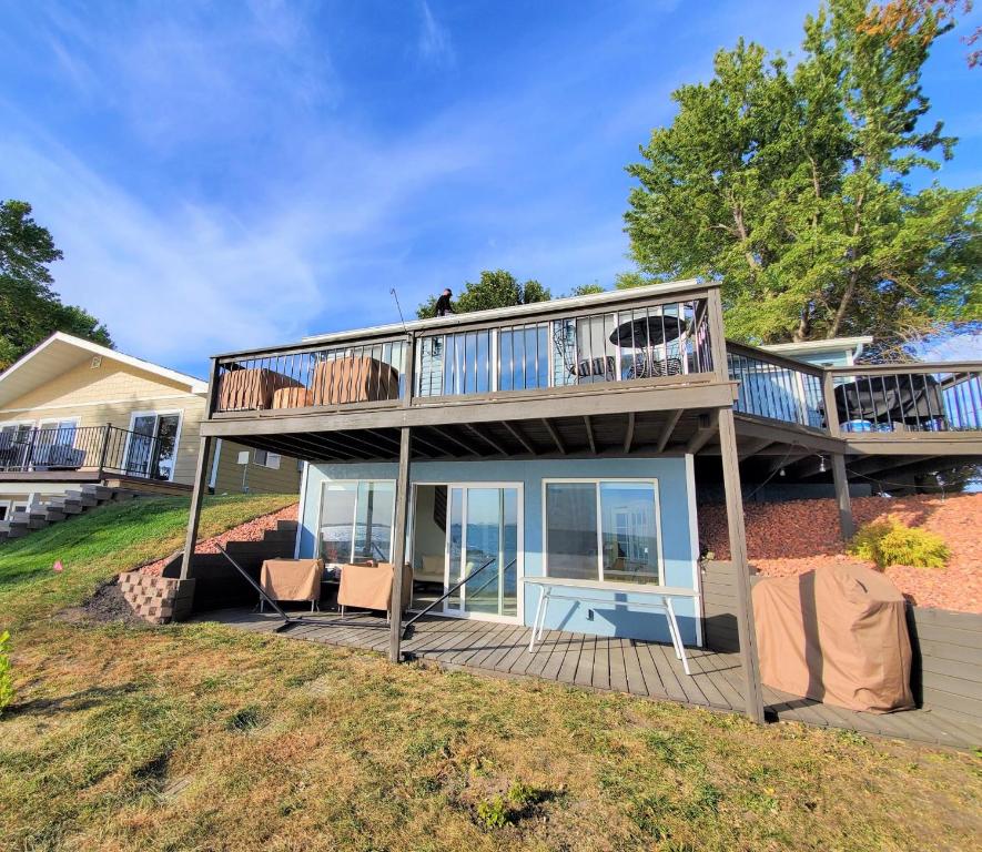 Lake Life Oasis on Big Spirit Lake, Spirit Lake (updated prices 2024)